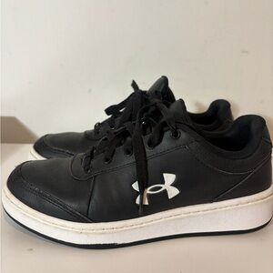Under Armour Youth Size 5 Black White Boys Sneaker Dressy Casual School Shoe